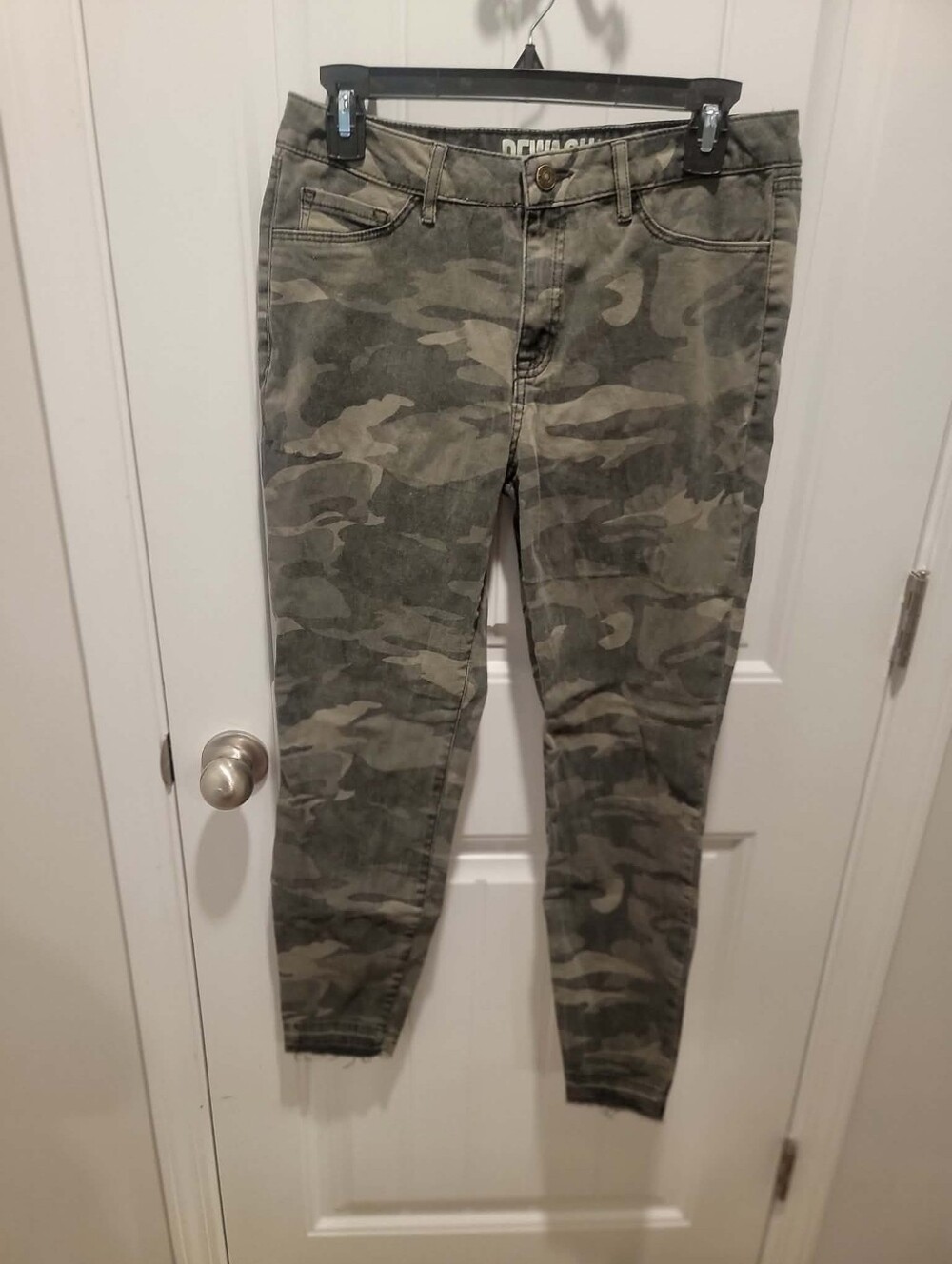Rewash Junior's Sz11 Camoflauge Skinny Leg Denim w/Raw Hem 27.5" Cropped Ankle